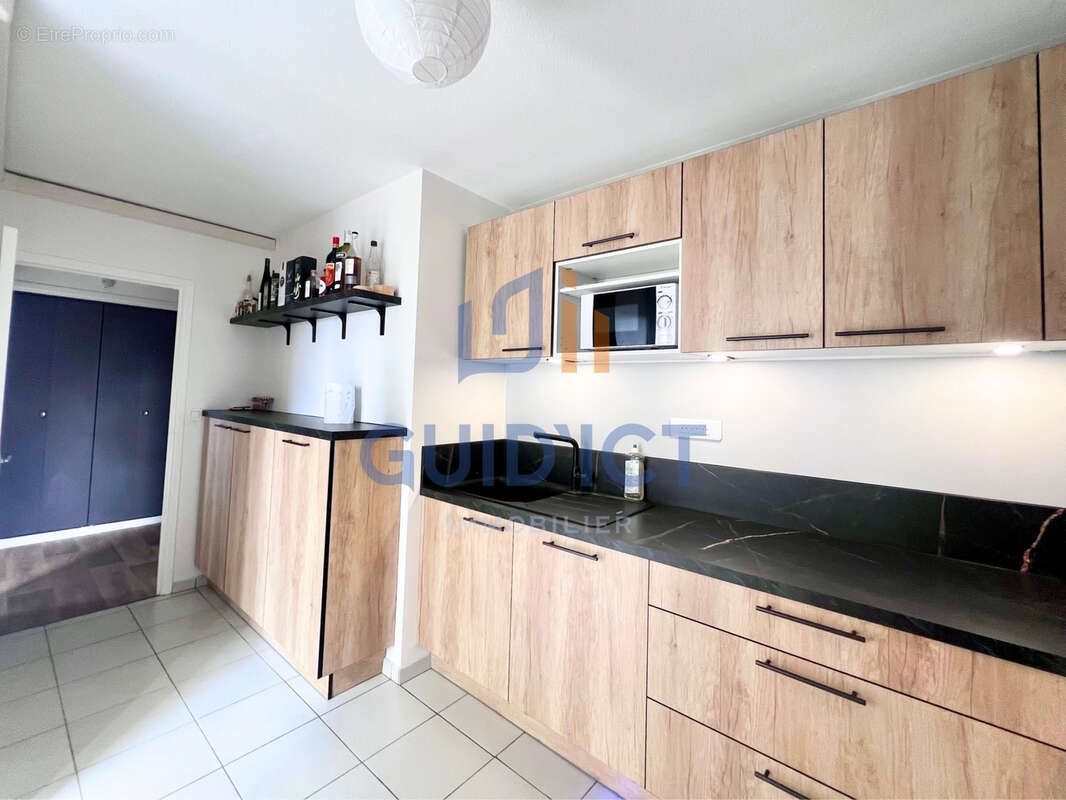 Appartement à ONET-LE-CHATEAU