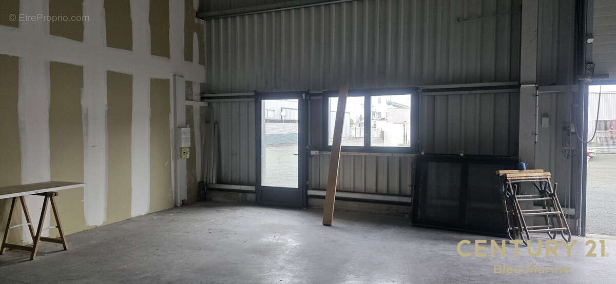 Commerce 215 m² à Saint-Gilles-Croix-De-Vie  - photo 2