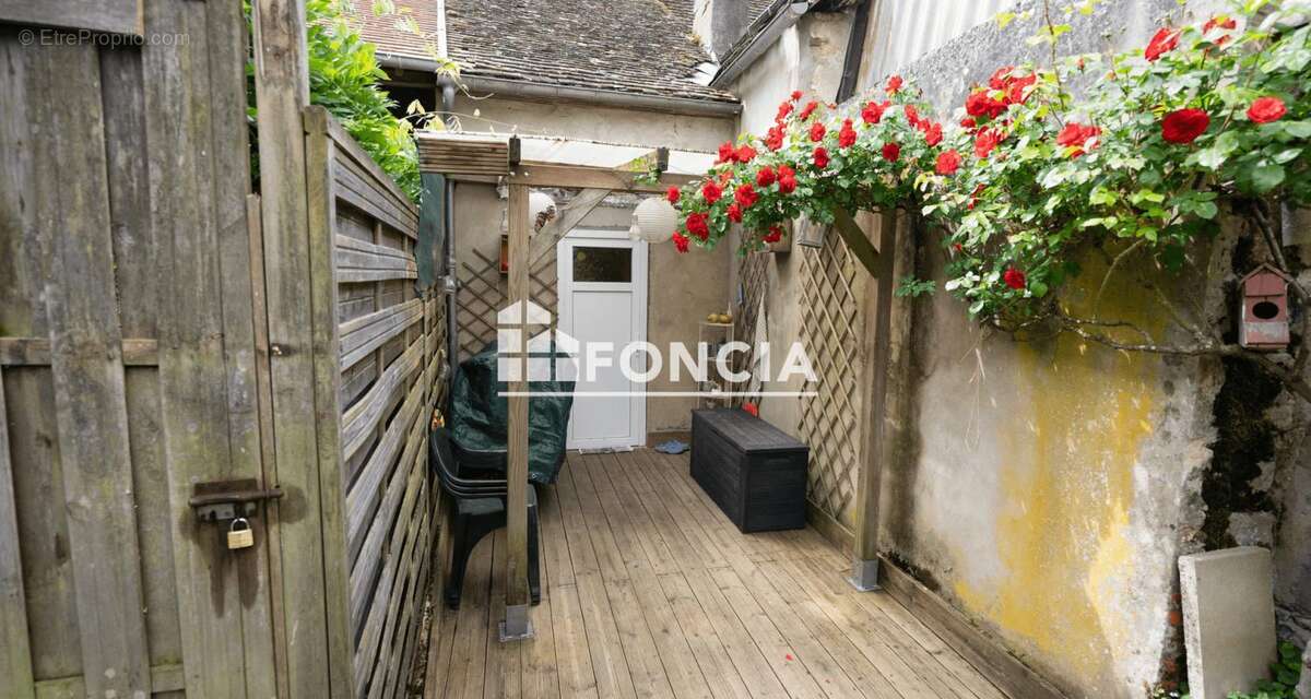 Maison à SAINT-GEORGES-DU-ROSAY