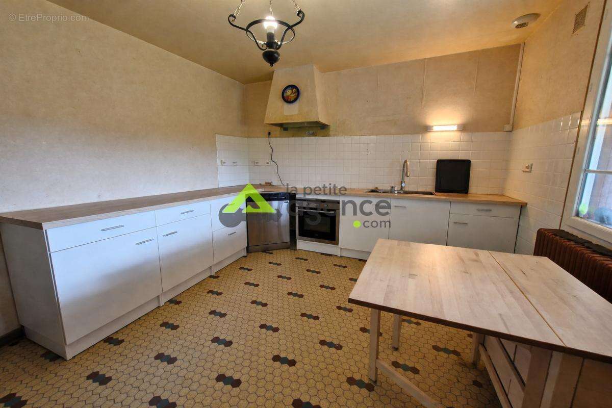 Maison à SAINT-PRIEST-LA-PLAINE