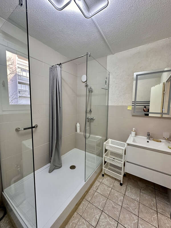 Appartement à GREOUX-LES-BAINS