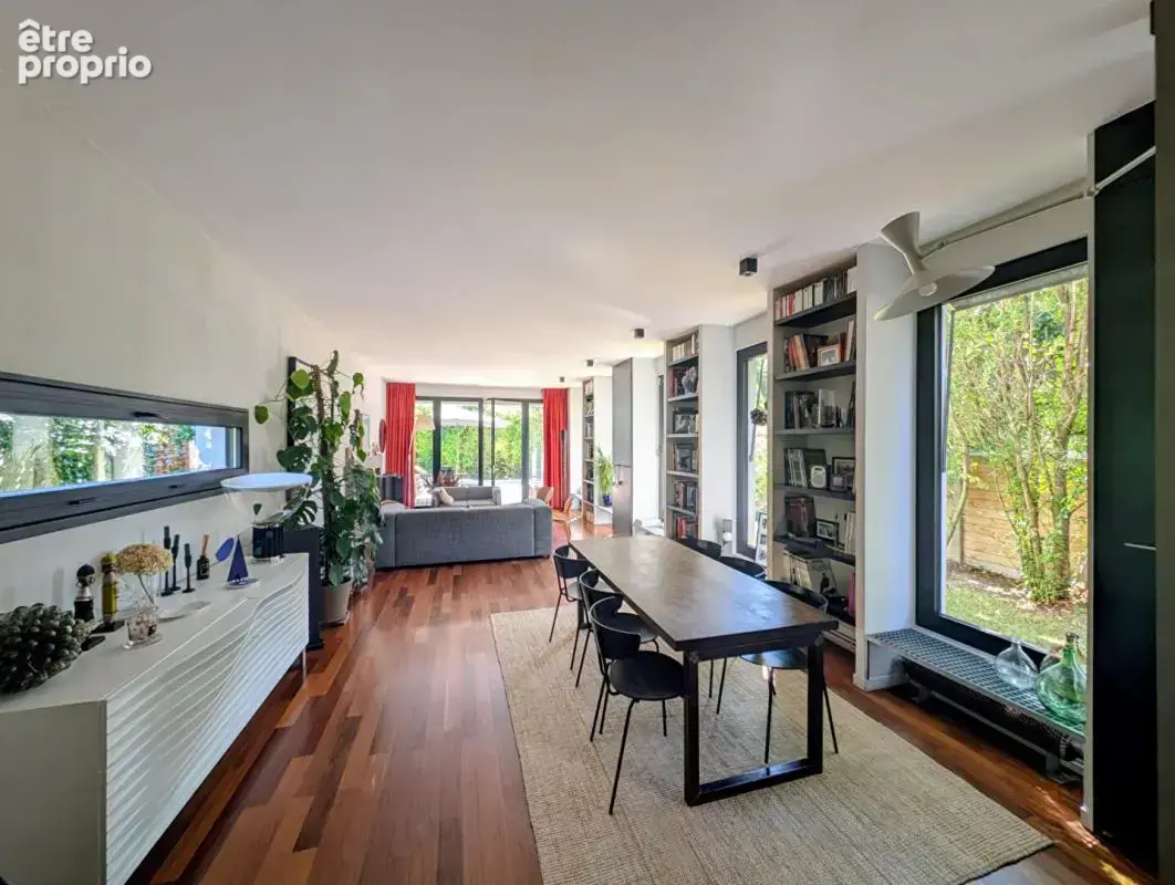 Au calme lumineuse maison non mitoyenne avec jardin, piscine et stationnement - photo 3