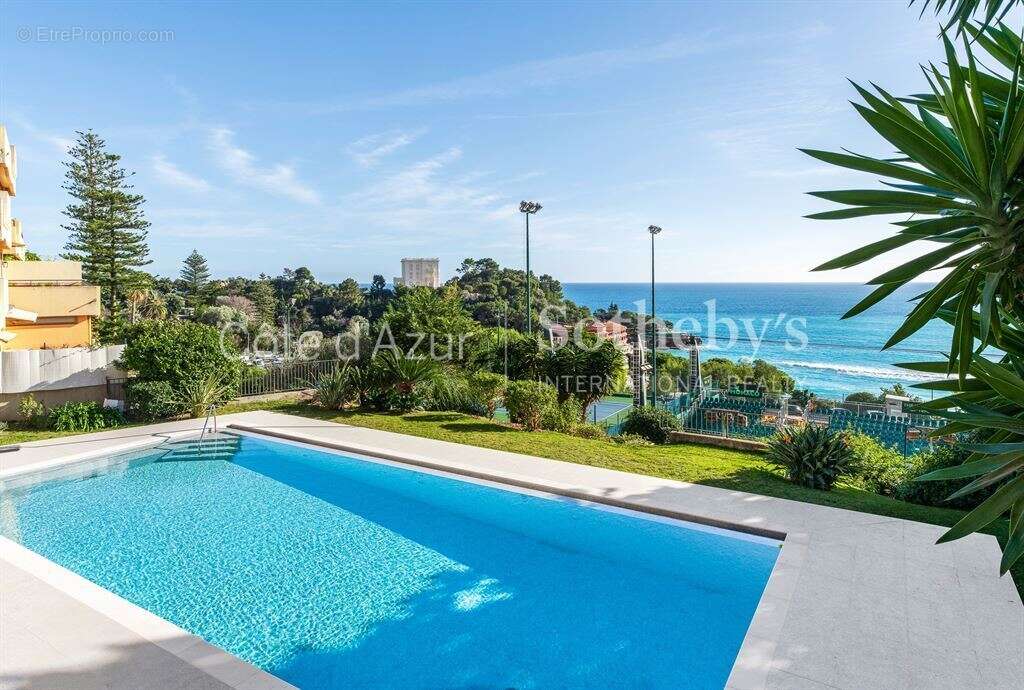 Appartement à ROQUEBRUNE-CAP-MARTIN