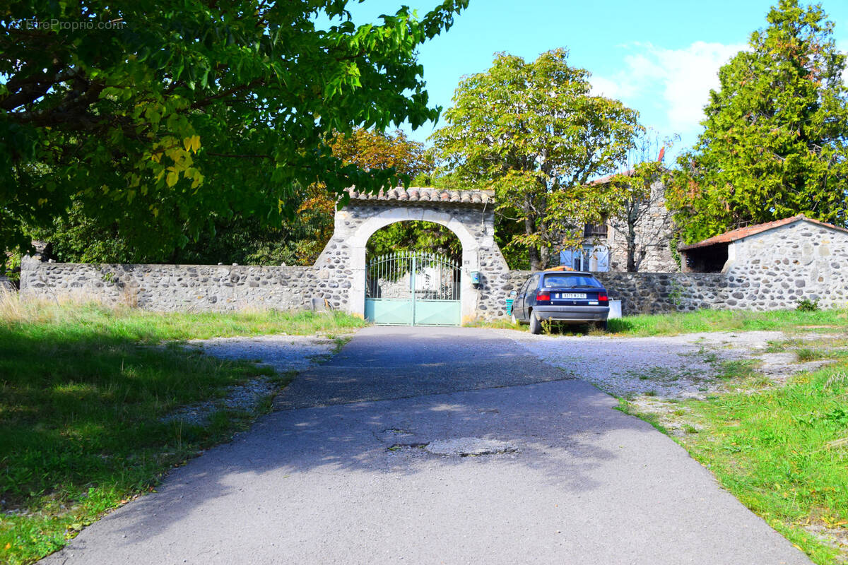 Maison à LAVILLEDIEU