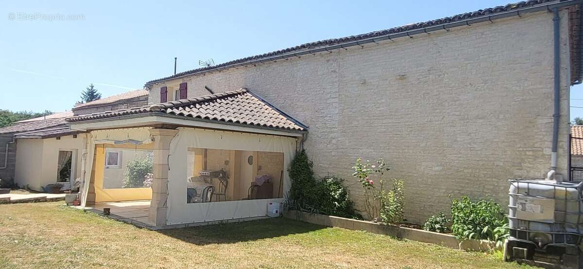Maison à ROMAZIERES