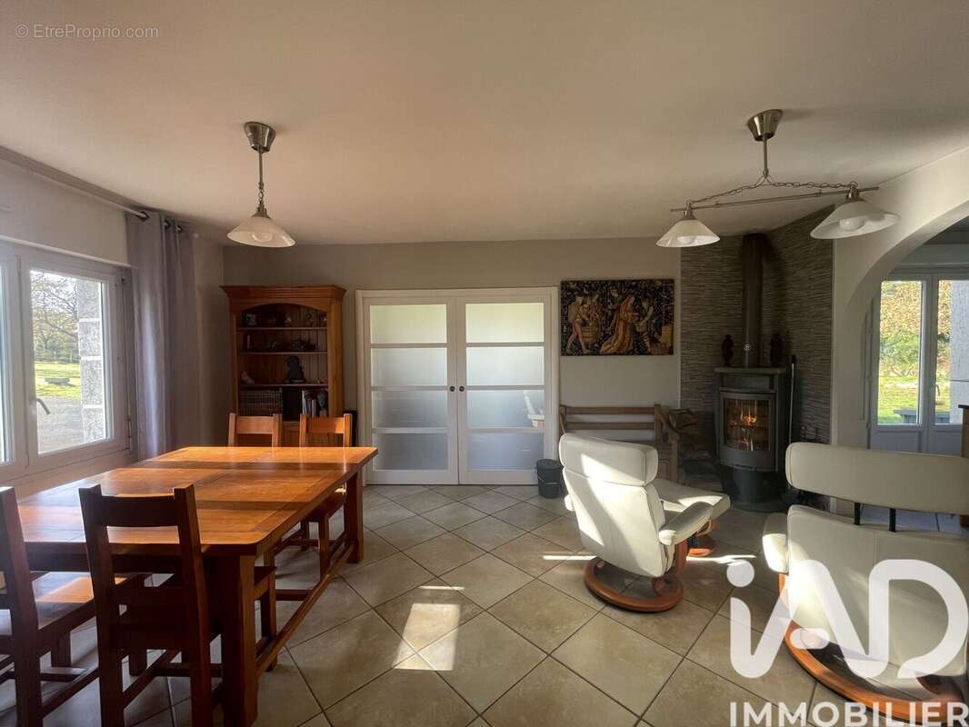 Maison 197 m² à Tredrez-Locquemeau  - photo 4