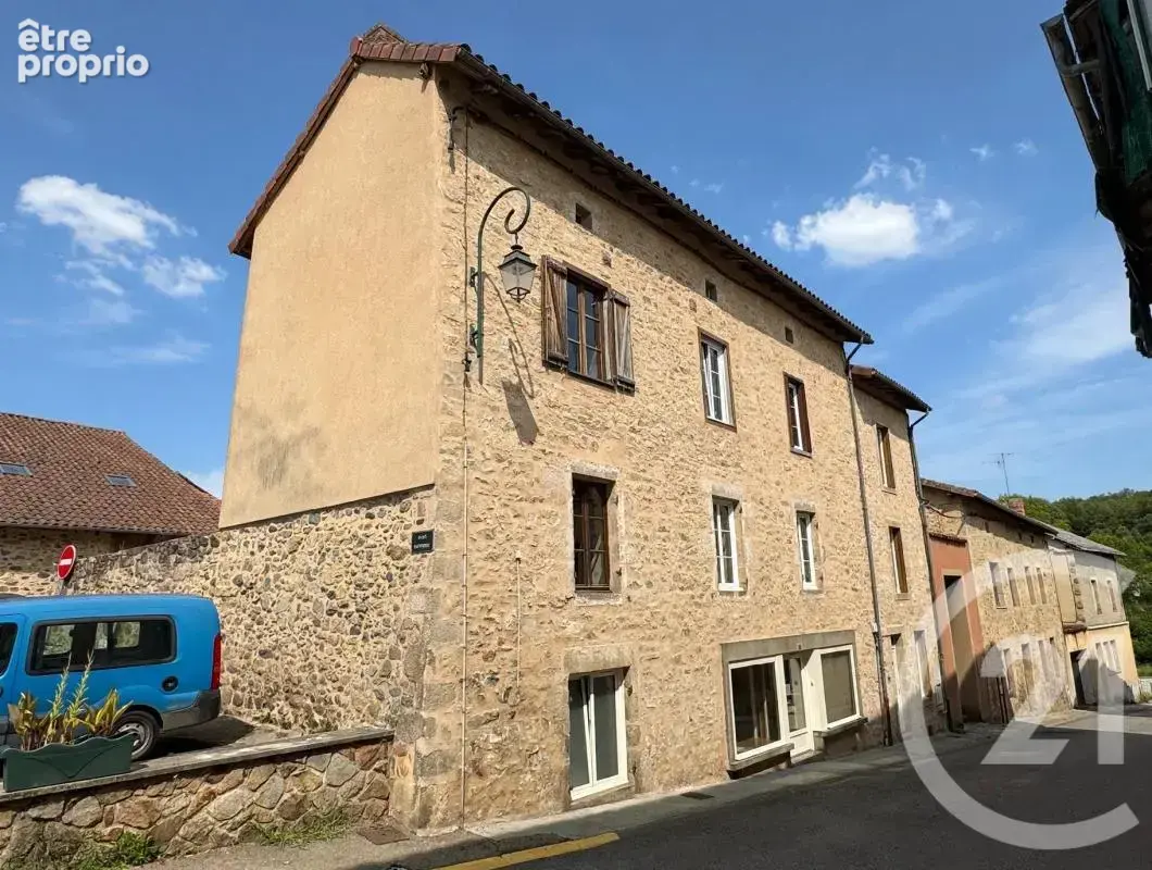 Maison à SAINT-LAURENT-SUR-GORRE