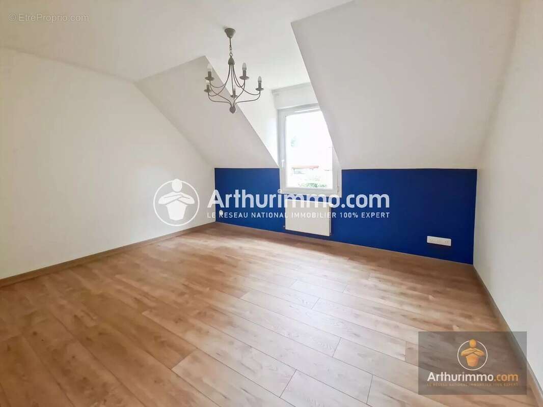 Maison à SAINT-PIERRE-DU-PERRAY