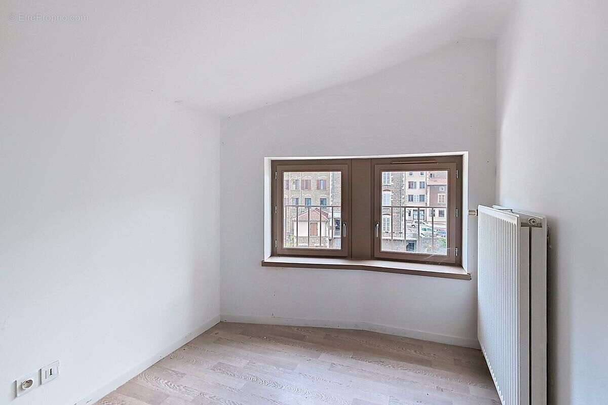 Appartement à L'ARBRESLE
