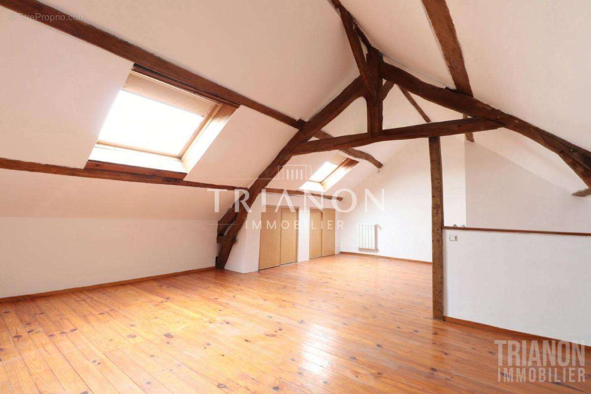 Maison à MEZY-SUR-SEINE