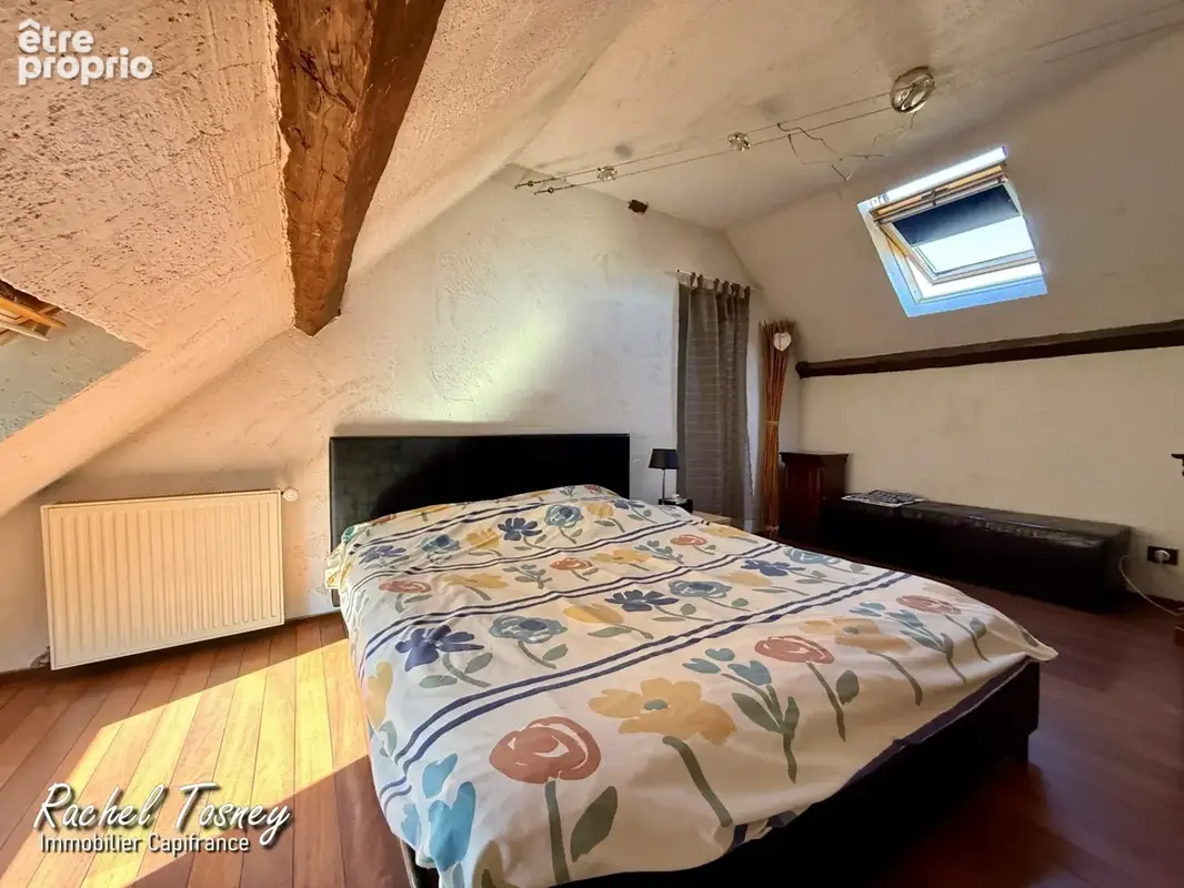 À VENDRE – Authentique corps de ferme T7 -210m²- rénové avec jardin et vue sur les Vosges – - photo 14