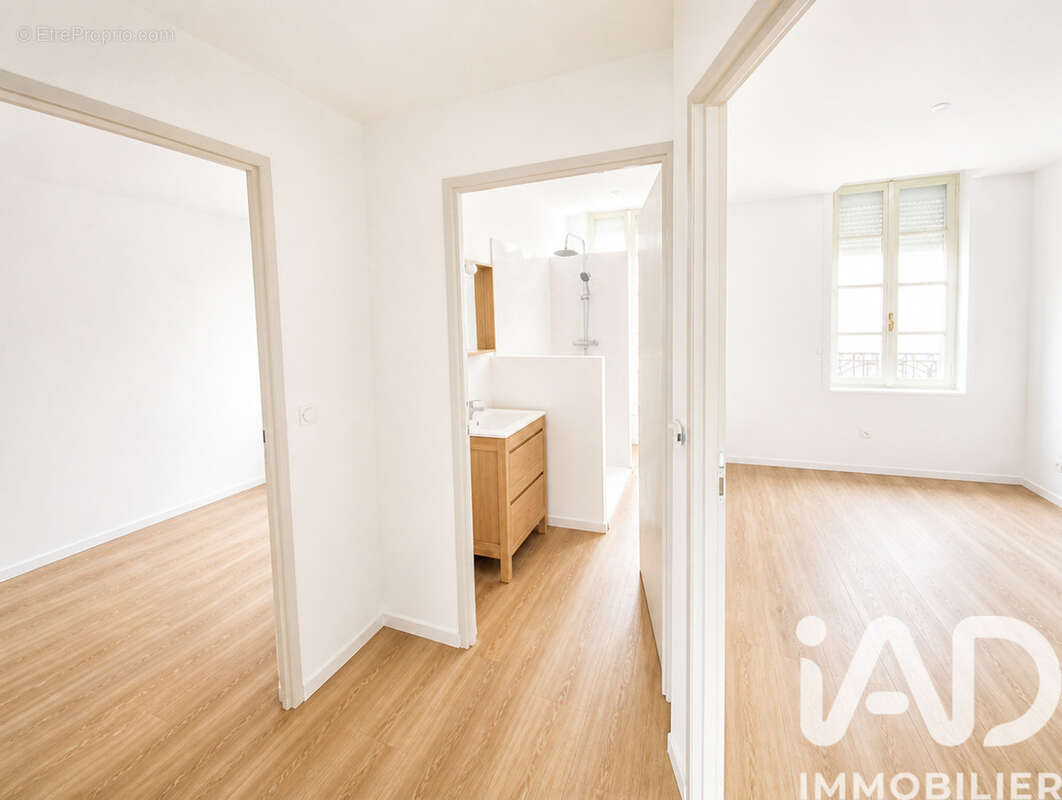 Appartement 62 m² à Saintes  - photo 3