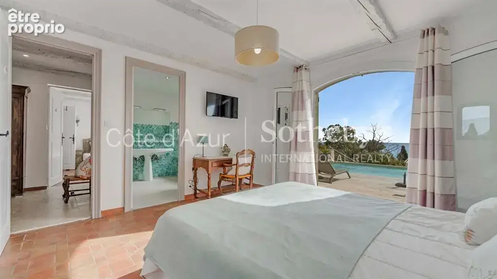 Les Issambres, villa de prestige vue mer, 6 chambres, piscines, à pied des plages - photo 12