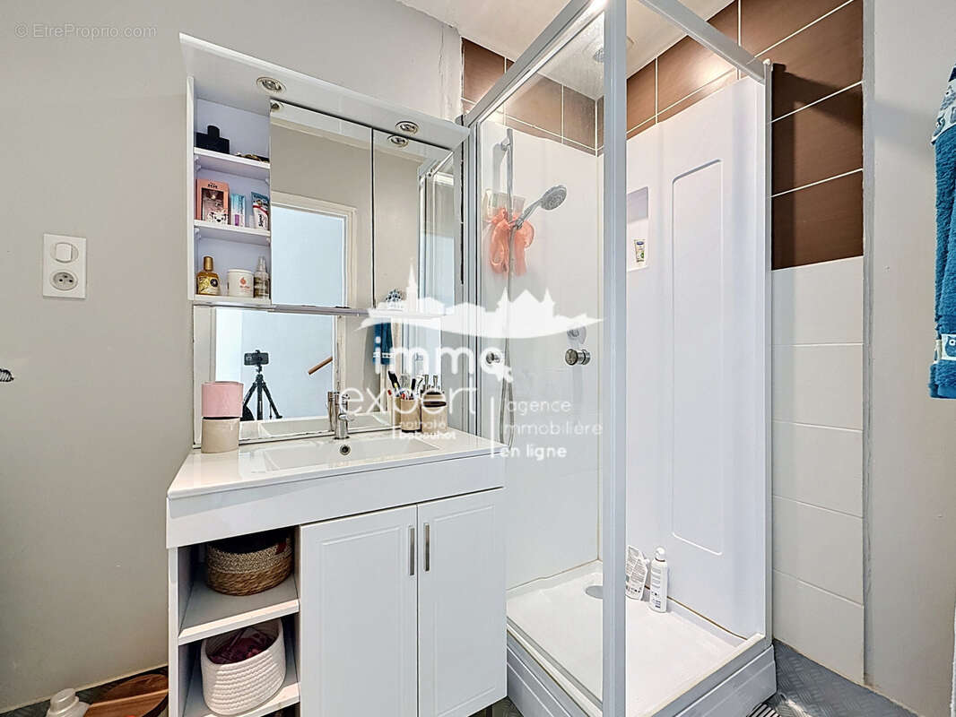 Appartement à MIRECOURT