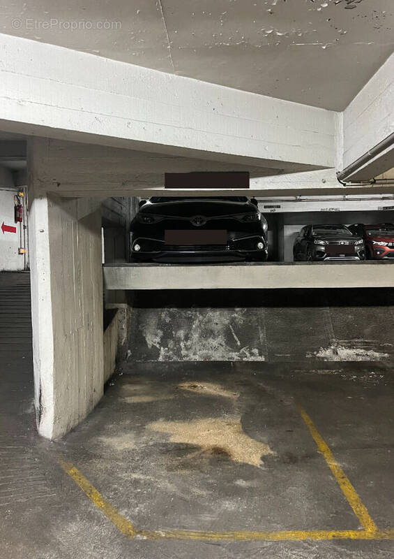 Parking à PARIS-9E