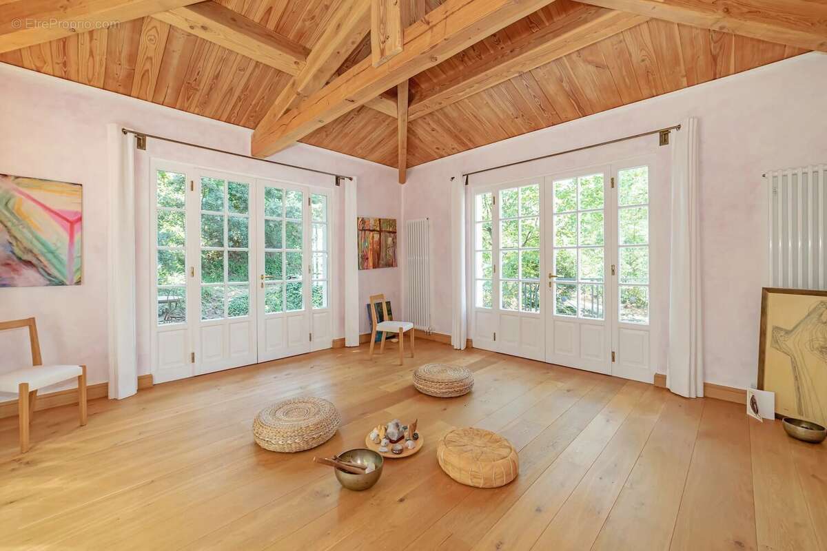 Maison à ROQUEFORT-LES-PINS