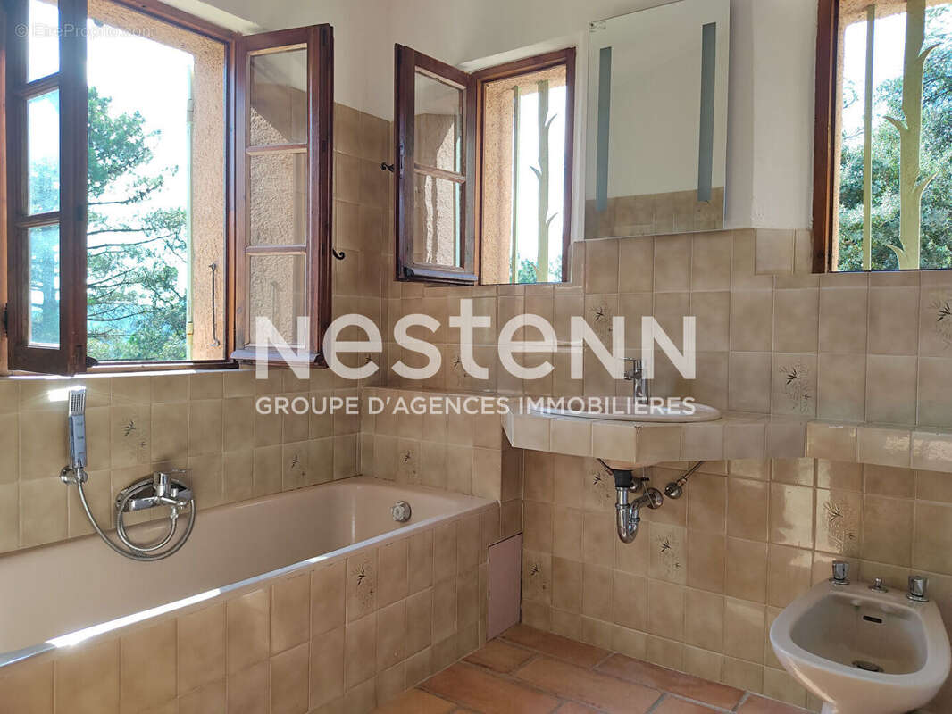 Maison à LA GARDE-FREINET