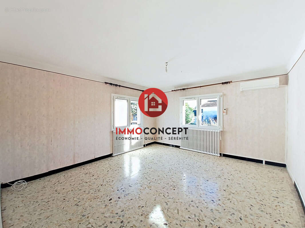 Maison à ROQUEMAURE