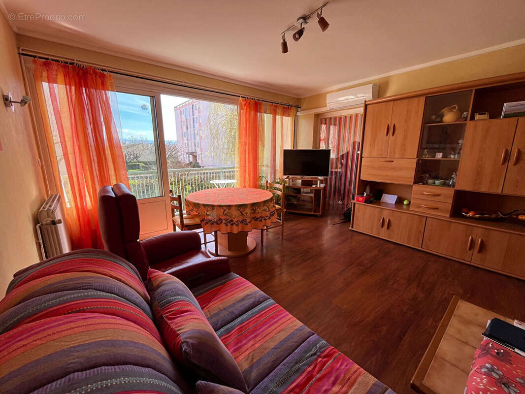 Appartement à GUILHERAND-GRANGES
