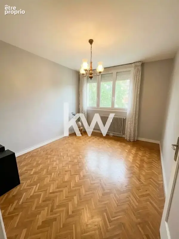 Appartement 4 pièces 77 m² à vendre à Saint-Etienne (42100) - photo 3