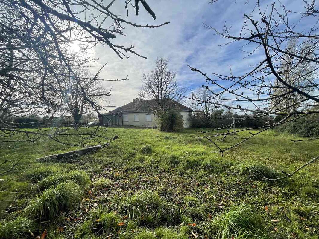 Maison à LES HERBIERS