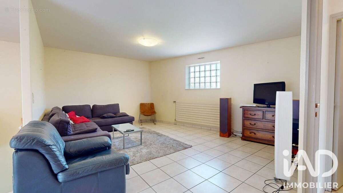 Maison 134 m² à Enval  - photo 2