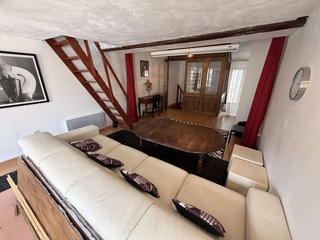 Maison à ENTREVAUX