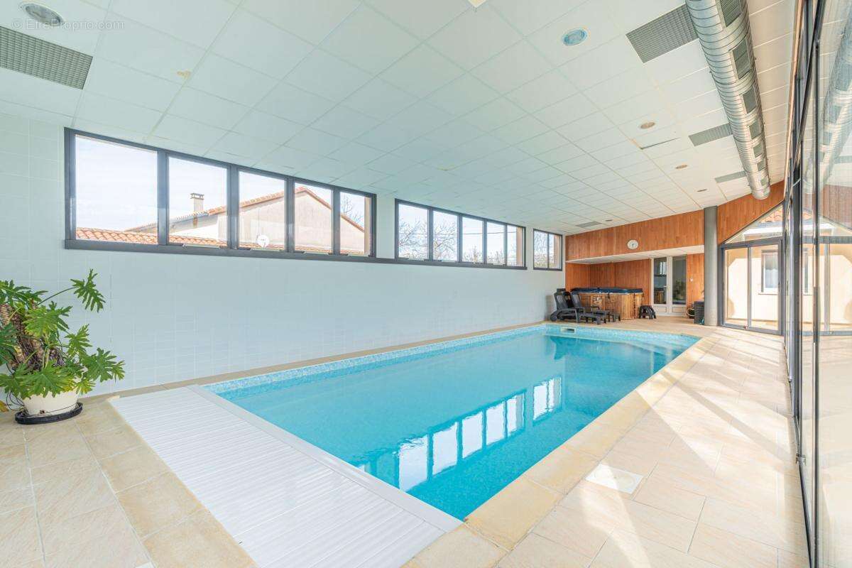 Maison à SAINT-JUNIEN