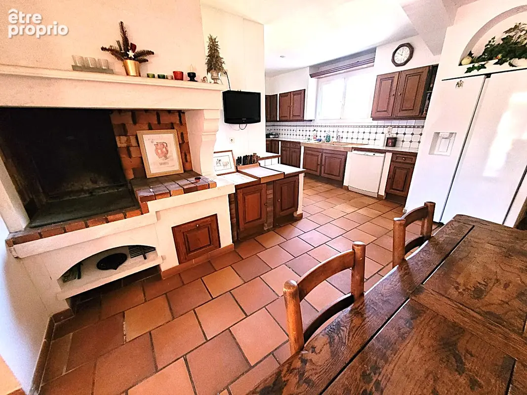 Maison Arles 8 pièce(s) 335m2 - photo 8