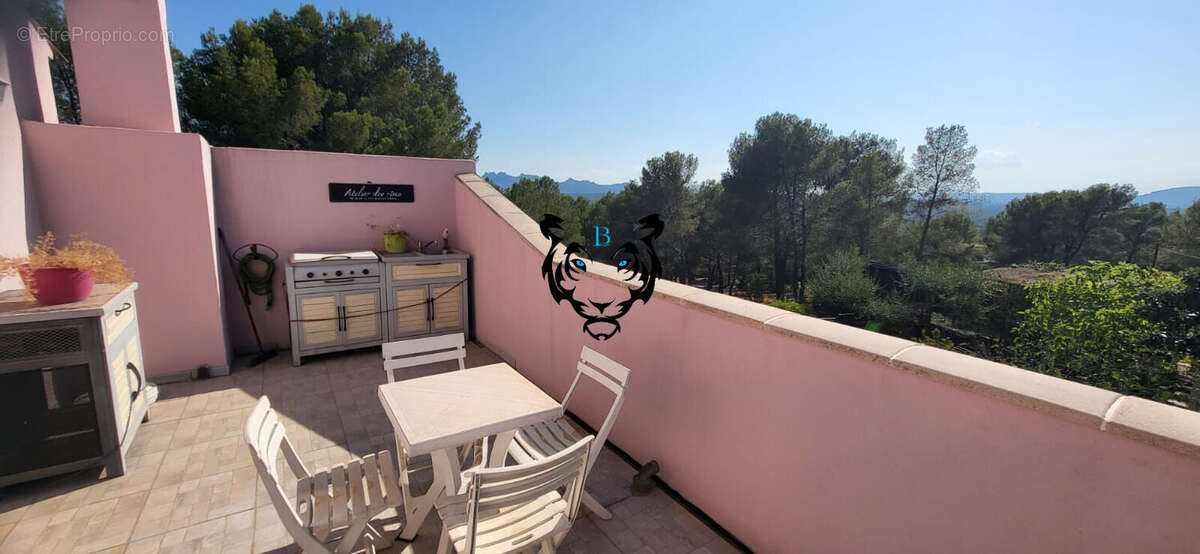 Maison à ROQUEBRUNE-SUR-ARGENS