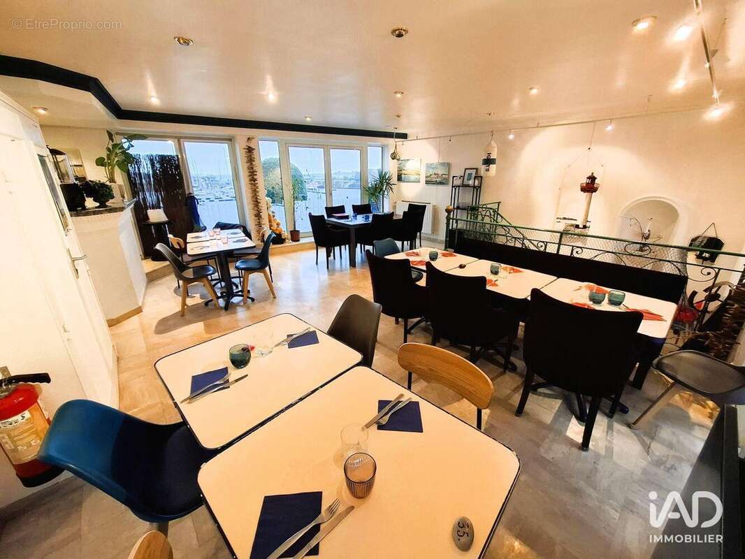 Photo 5 - Commerce à SAINT-VAAST-LA-HOUGUE