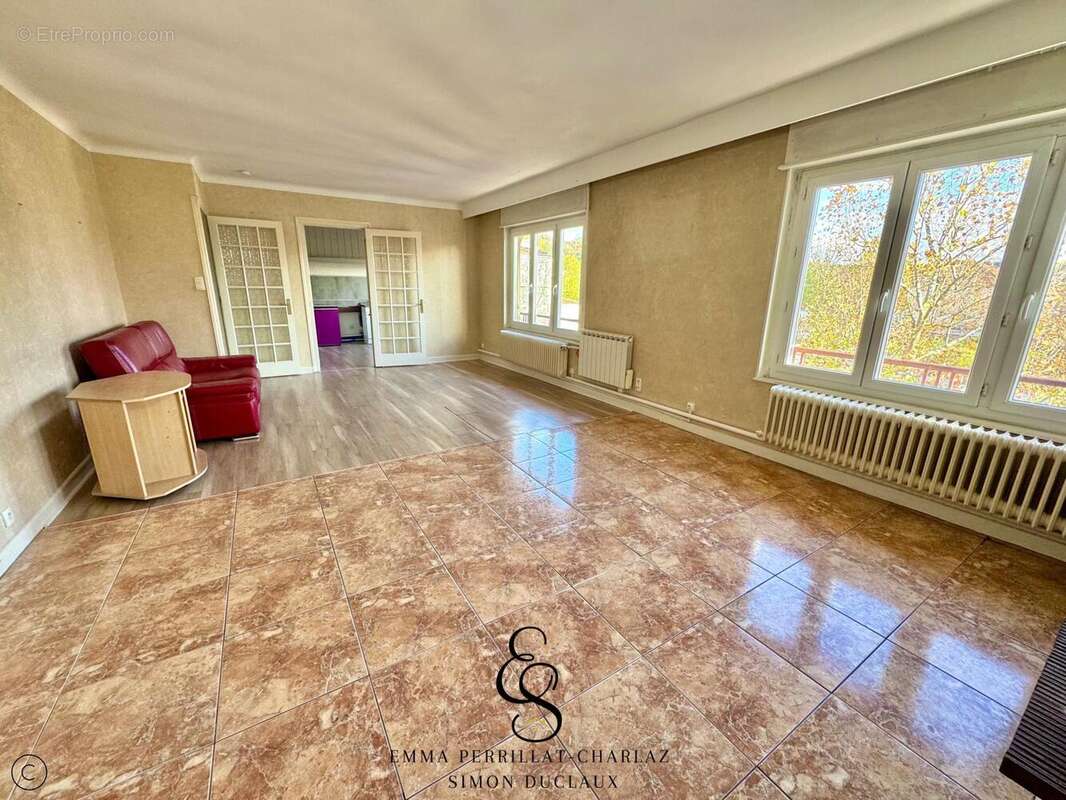 Photo 2 - Appartement à LE PEAGE-DE-ROUSSILLON