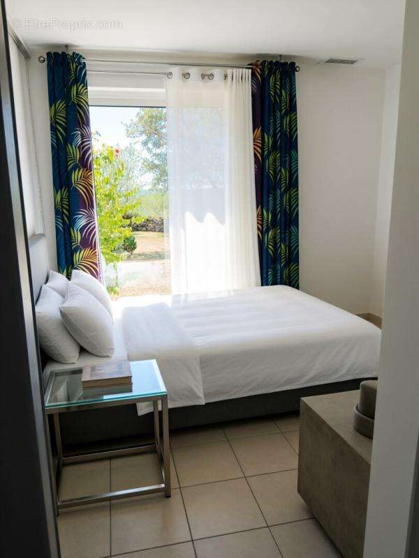 Crayssac 46150 Maison de plain-pied de 215 m², grand terrain et jolie piscine - photo 10