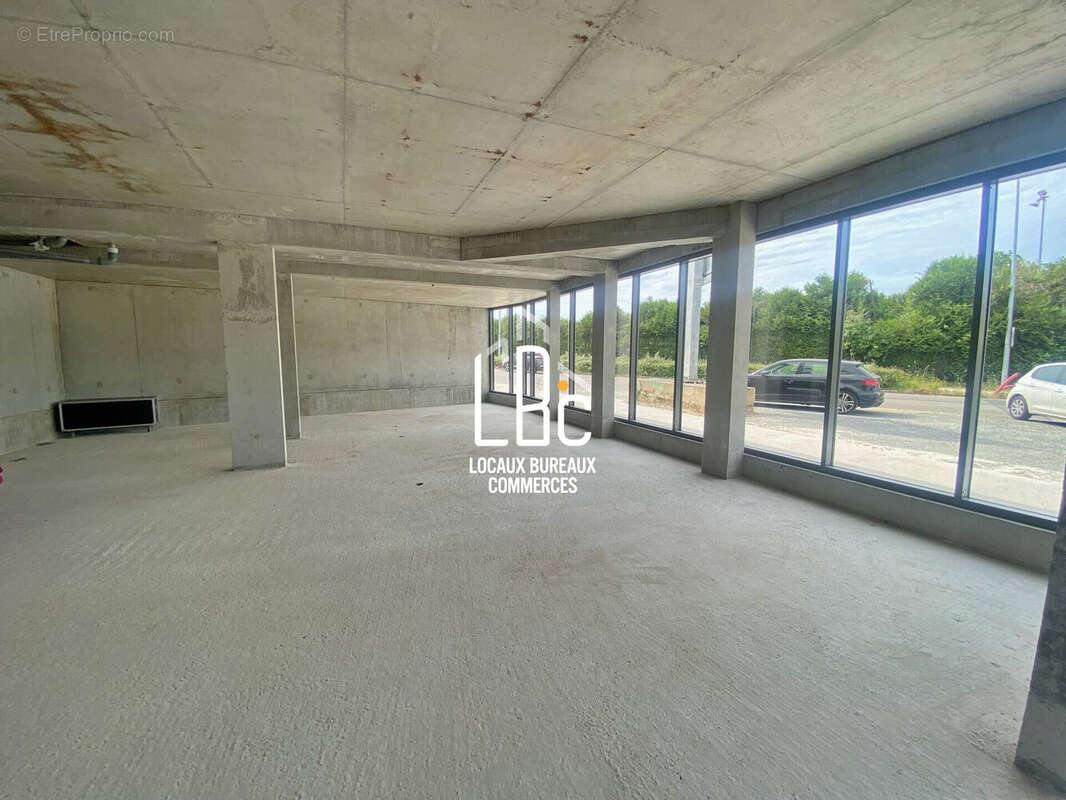 Commerce à CARQUEFOU