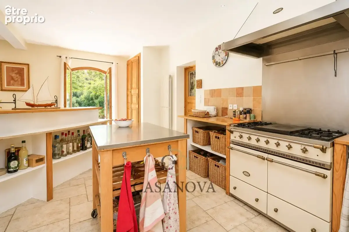 Mont Valat, bastide 196 m², vue dégagée, piscine, double garage - Sommières, entre Nimes et Montpellier. - photo 14