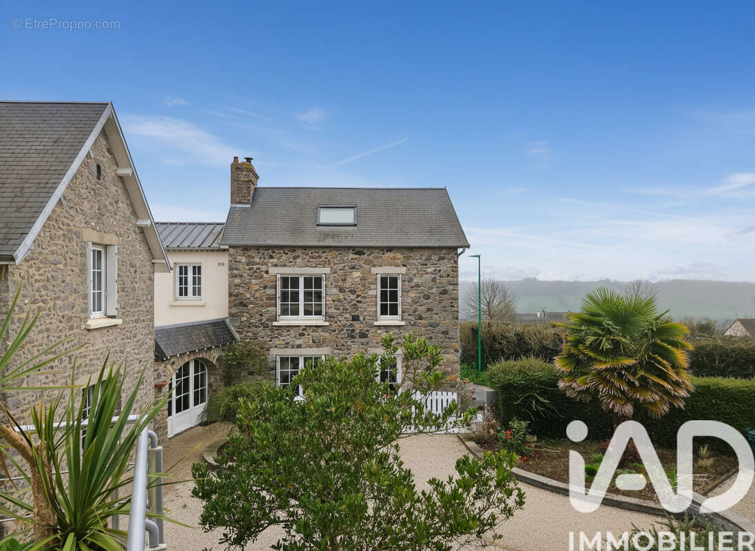Maison 147 m² à Bricqueville-La-Blouette  - photo 2
