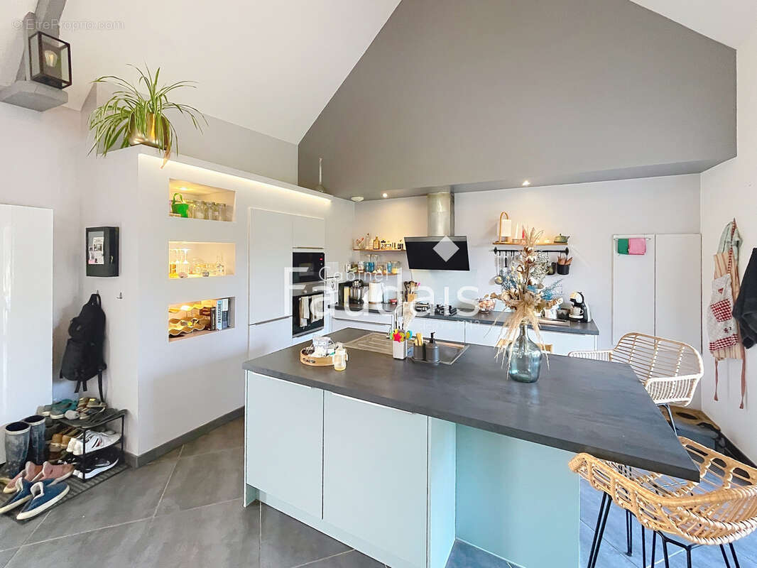 Maison à MONTSURVENT