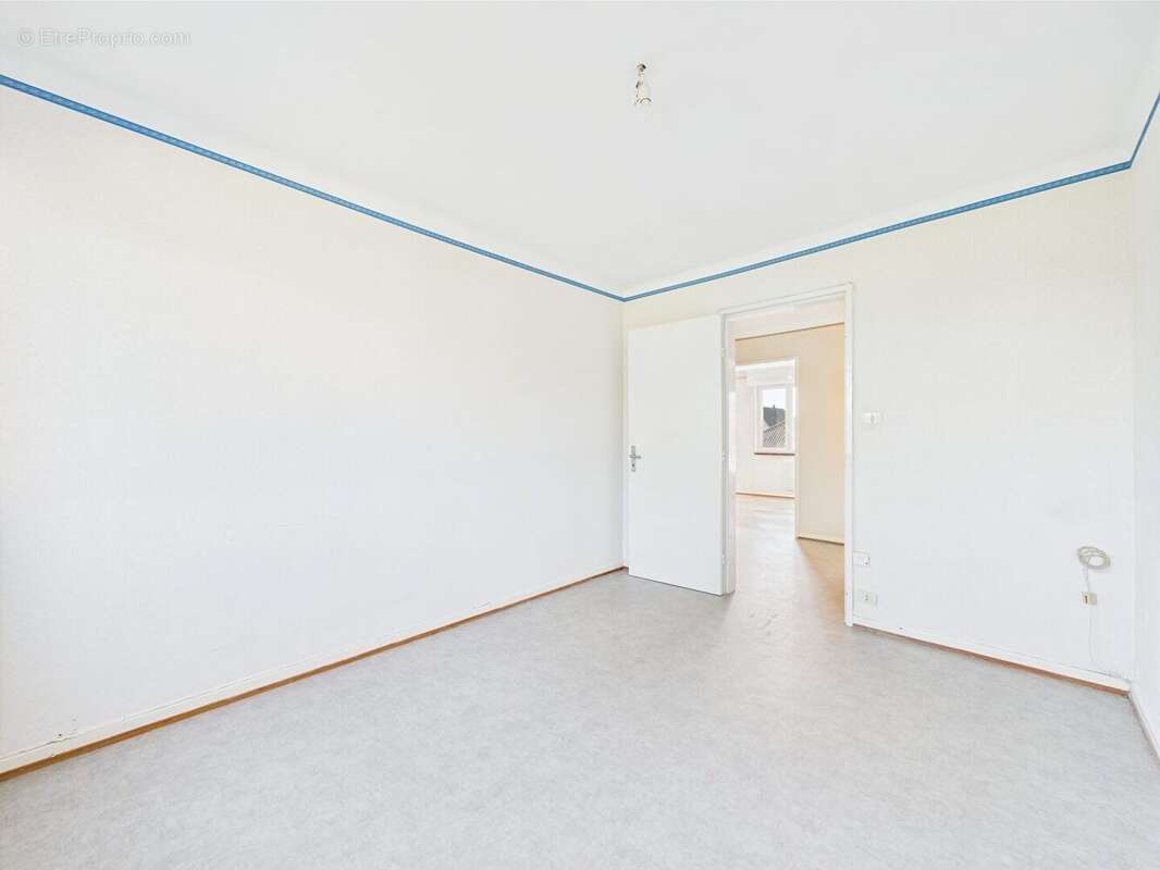La Wantzenau - F4 de 89.96 m² avec 2 balcons, un garage, une cave et un grenier - photo 11