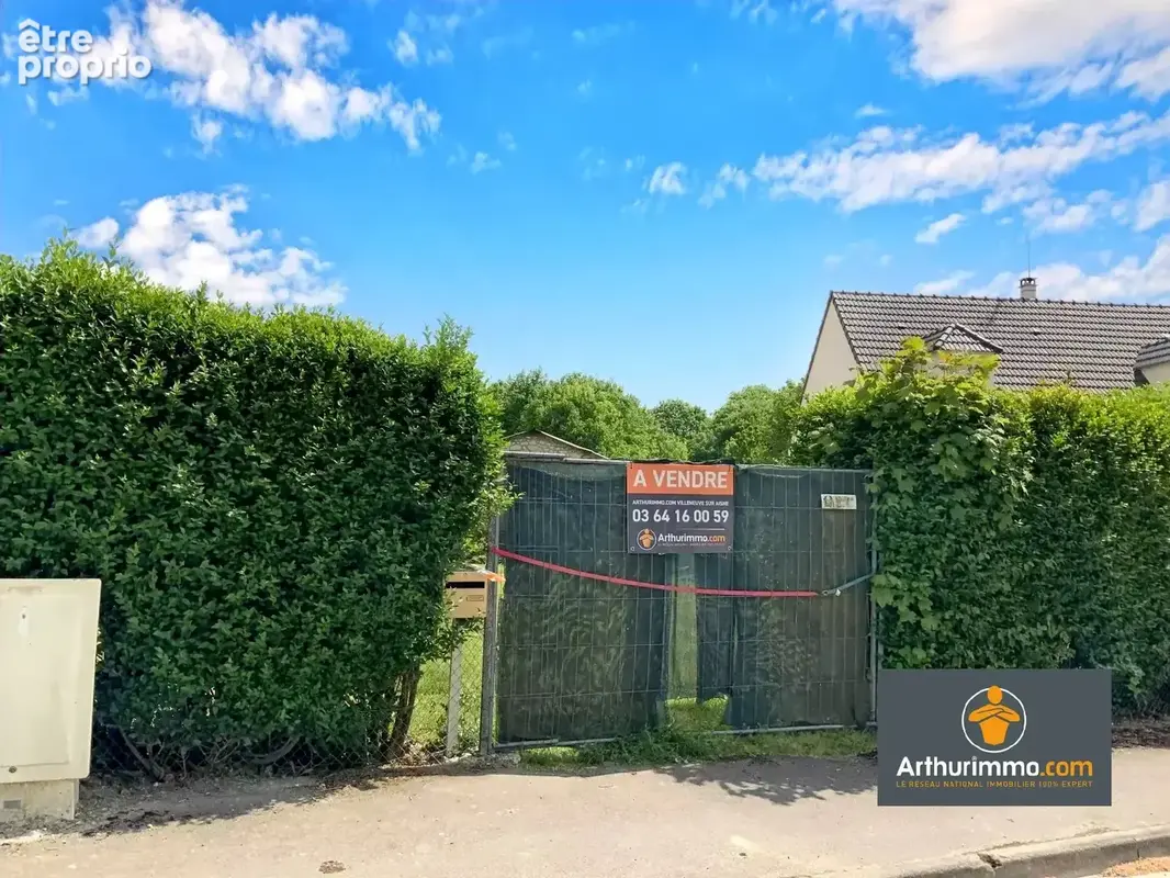Terrain constructible avec batiment - photo 1