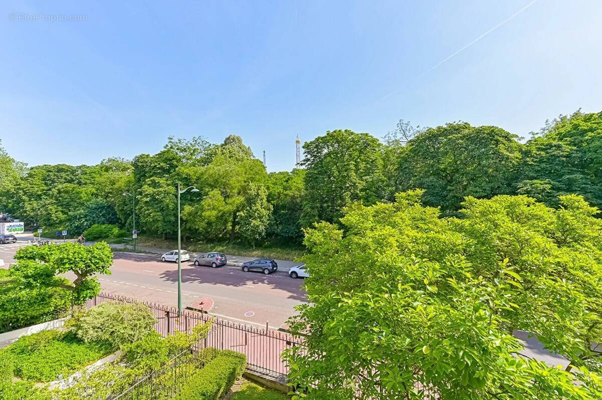 Appartement à CHARENTON-LE-PONT