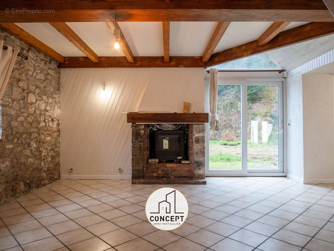 Maison à LE CLOITRE-SAINT-THEGONNEC