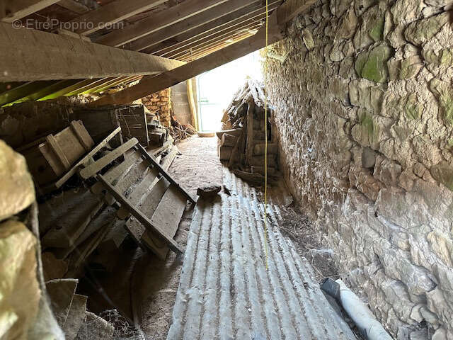 Maison à POUQUES-LORMES