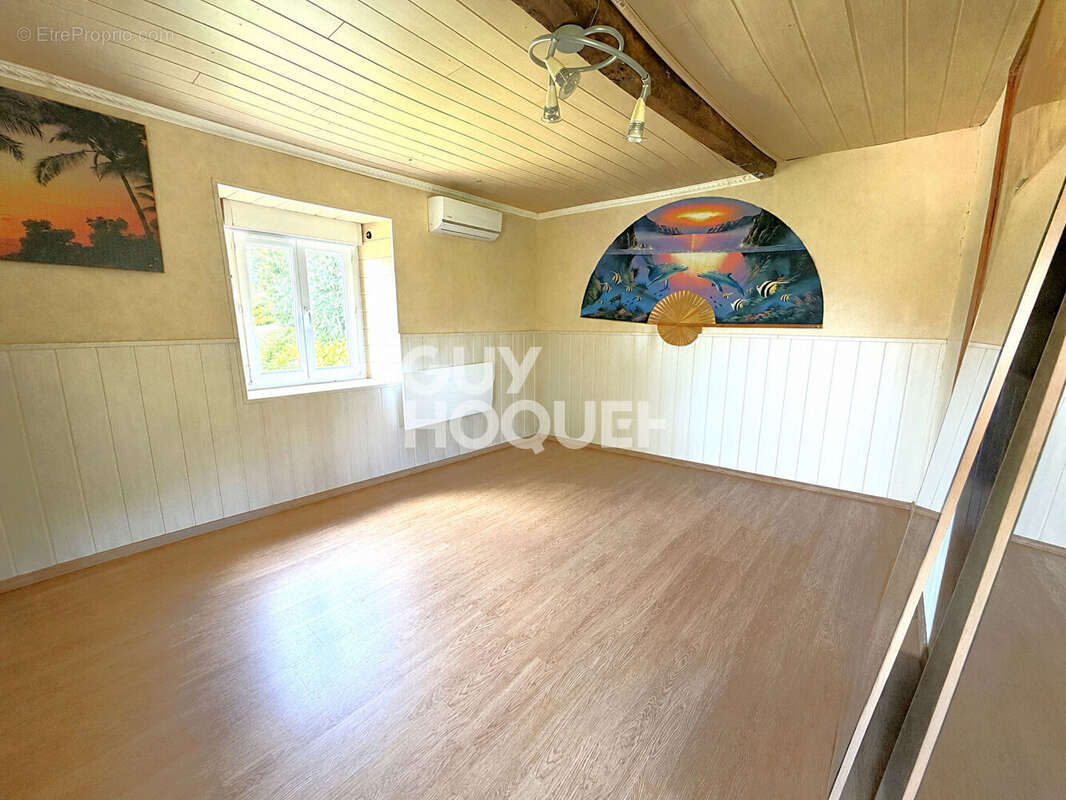 Maison de 150m² à Montromant - photo 3