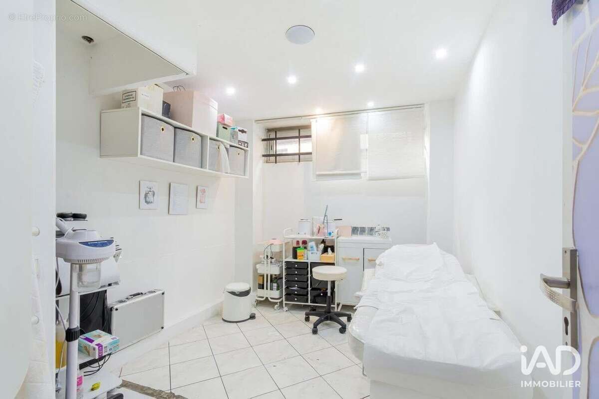 Photo 2 - Commerce à MARSEILLE-3E