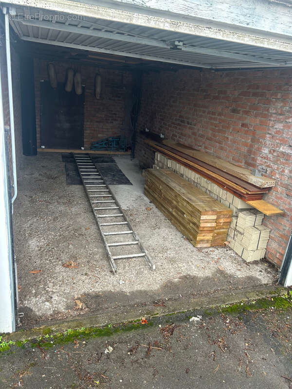 Parking à GRANDE-SYNTHE