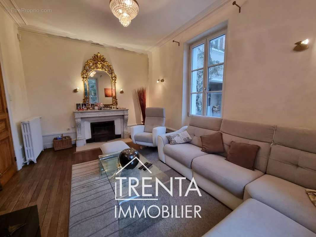 Maison à SAINT-JEAN-DE-MOIRANS