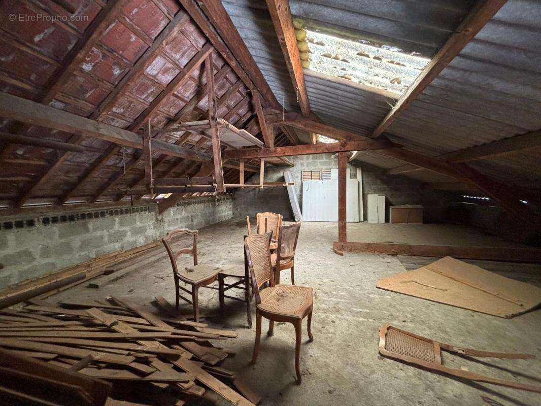 Appartement à LES AVENIERES