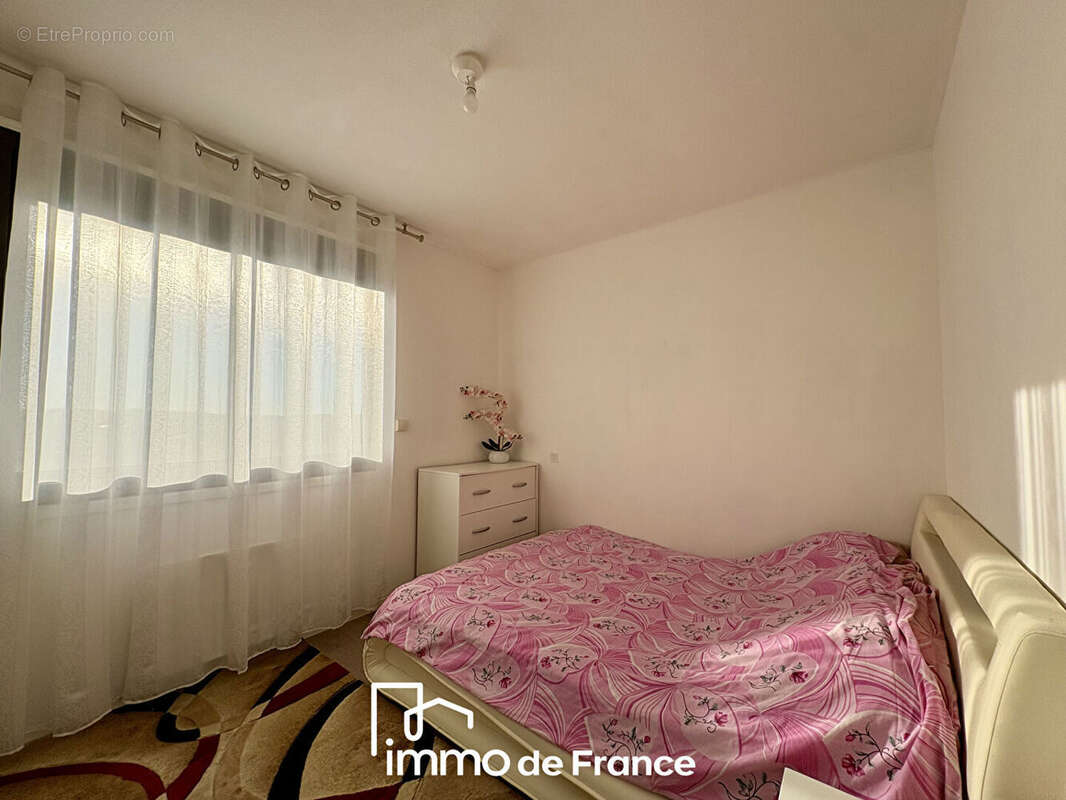 Appartement à ONET-LE-CHATEAU