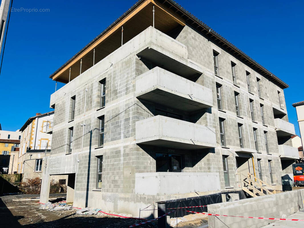 Appartement à L'ARBRESLE