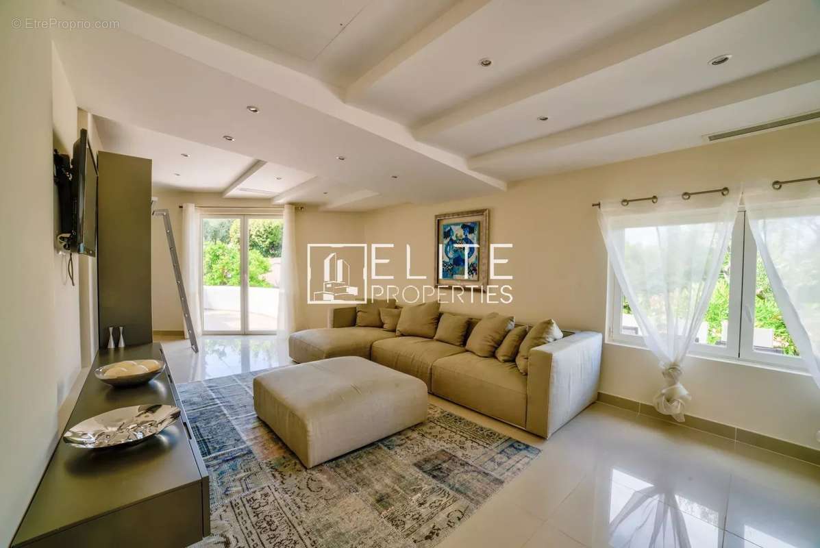 Maison à MOUANS-SARTOUX